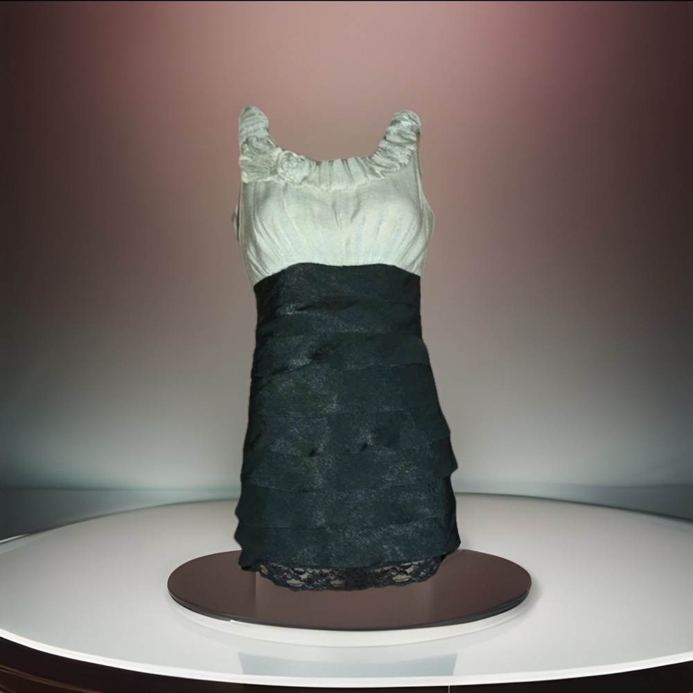 London Times Women's Black & White Tiered Cocktail Evening Dress Sz 8 Sleeveless